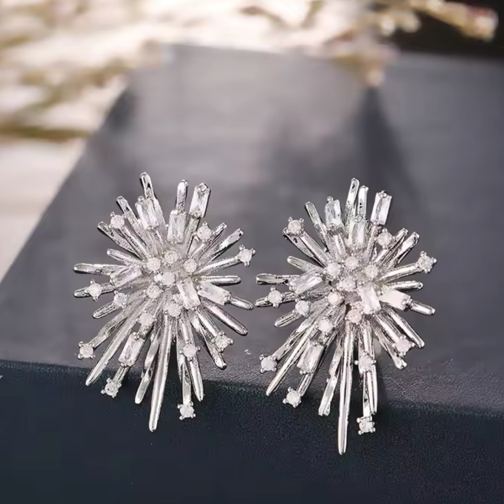 ❤️ gold/ silver CZ ABSTRACT starburst earrings, cubic zirconia statement jewelry - Picture 2 of 5